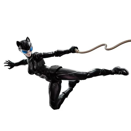 DC Comics | Batman Hush Catwoman | Champion Class 06 Model Kit | Blokees